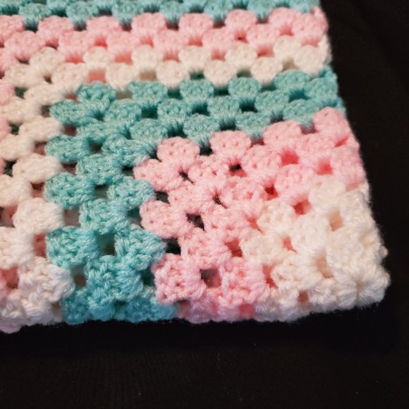 Crochet Sweet Baby Blanket/New - Picture 2 of 5